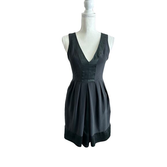 Walter Baker Silk Black Midi Dress Open Back Bow Detail Cocktail Party Size 0 XS - Picture 2 of 15
